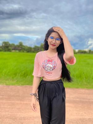 F.b Mi Nea-មិ នា