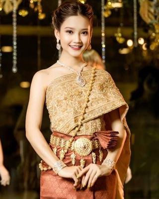 នារីខ្មែរ