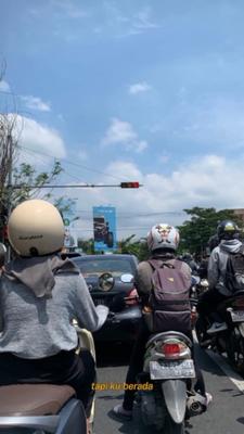 Lampu merah lirik